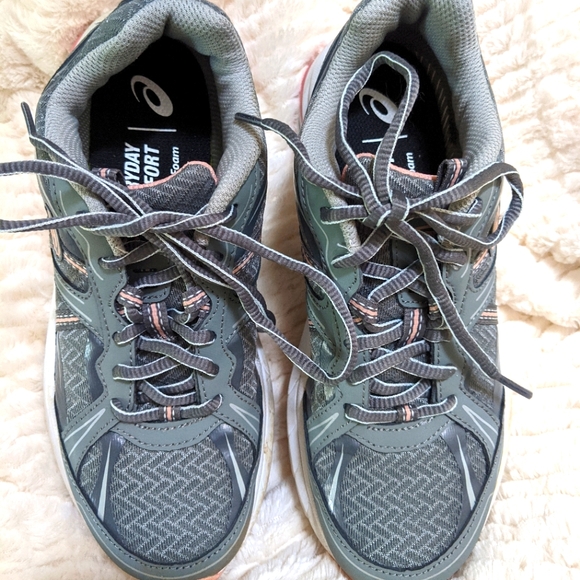 Dr. Scholl's Everyday Comfort Sneakers - Picture 1 of 2